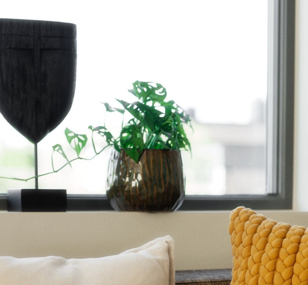 Pan valkoinen ruukku