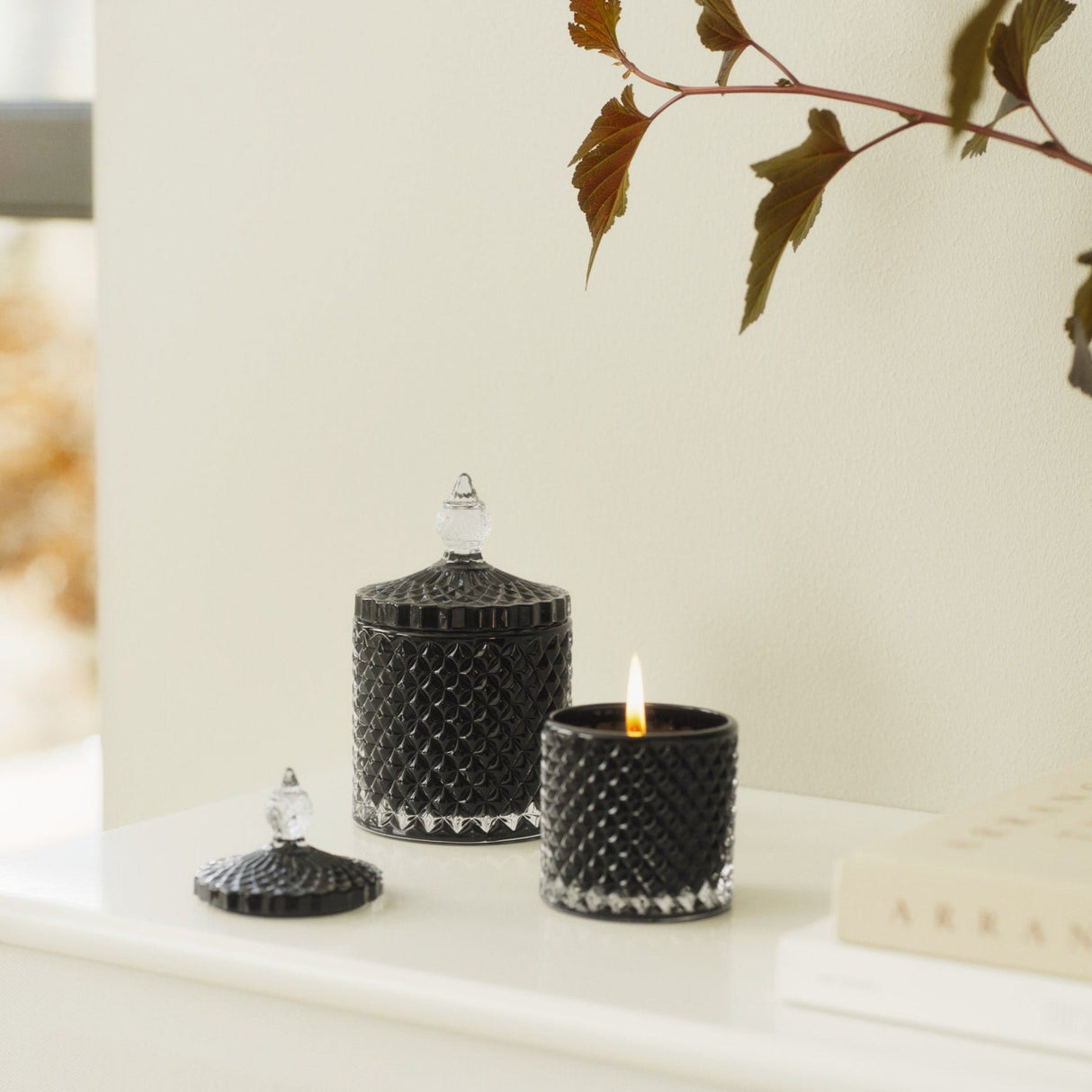 Marilyn Black tuoksukynttilä Fireside pieni