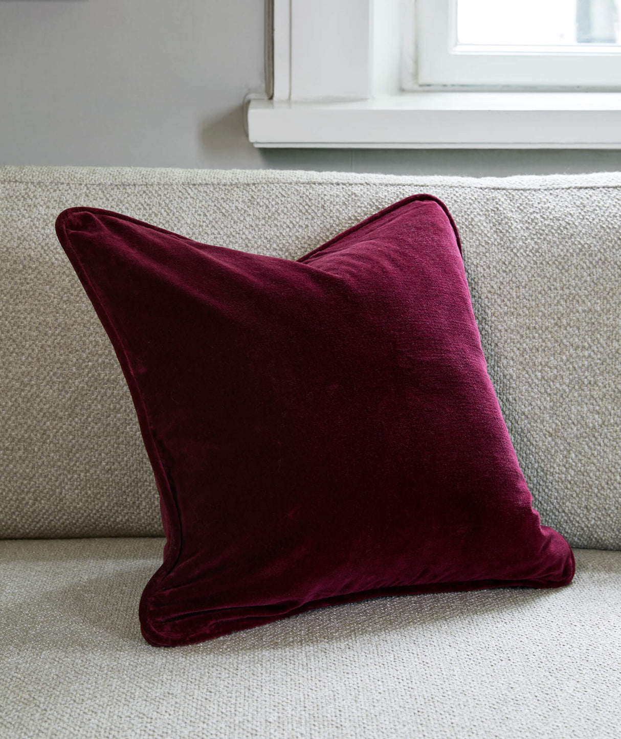 Burgundy Velvet tyyny 45x45 cm