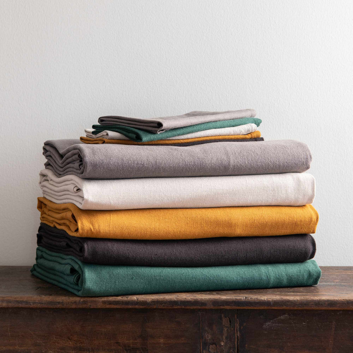 Elma Grey pöytäliina 150x260 cm